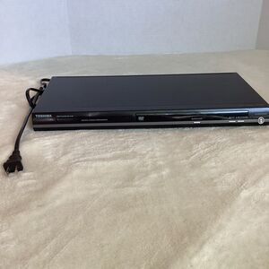 Toshiba ~ SD-4100KU Slim Profile DVD Player ~ Tested and Works